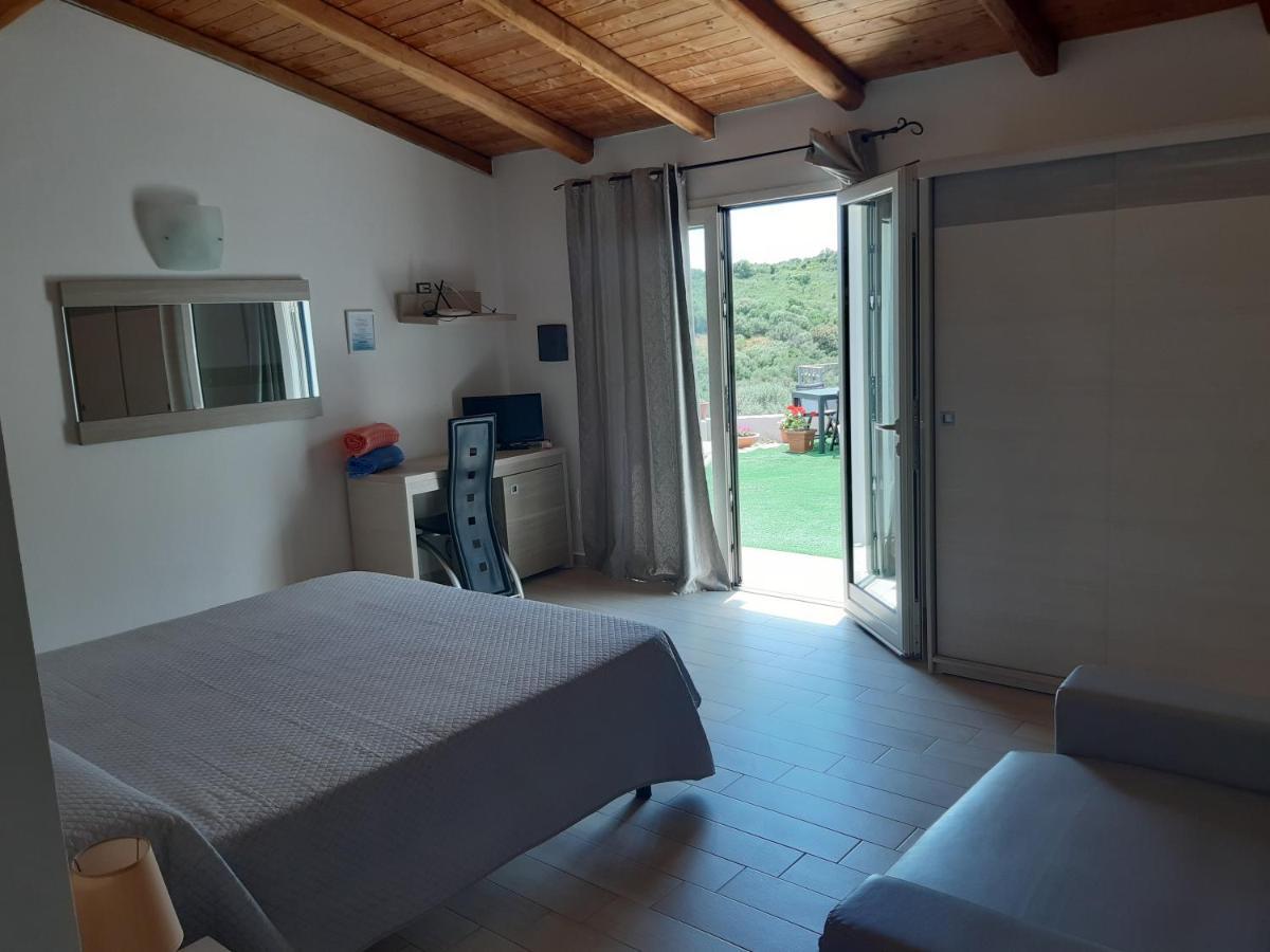 Sole&Sale Bed & Breakfast San Teodoro  Exterior photo