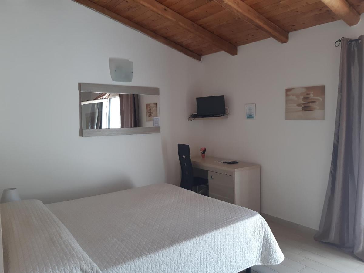 Sole&Sale Bed & Breakfast San Teodoro  Exterior photo
