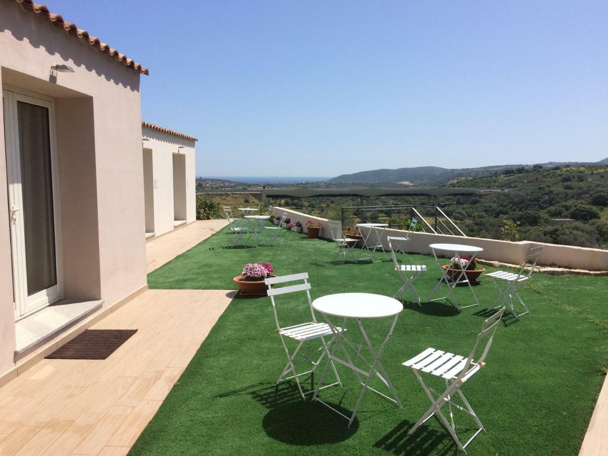 Sole&Sale Bed & Breakfast San Teodoro  Exterior photo